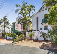 City Palms Brisbane - Lightning Ridge Tourism
