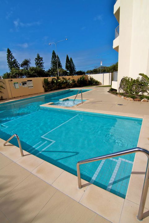 Pacific Plaza Apartments - Lightning Ridge Tourism 6