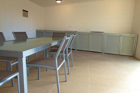 Pacific Plaza Apartments - Lightning Ridge Tourism 23