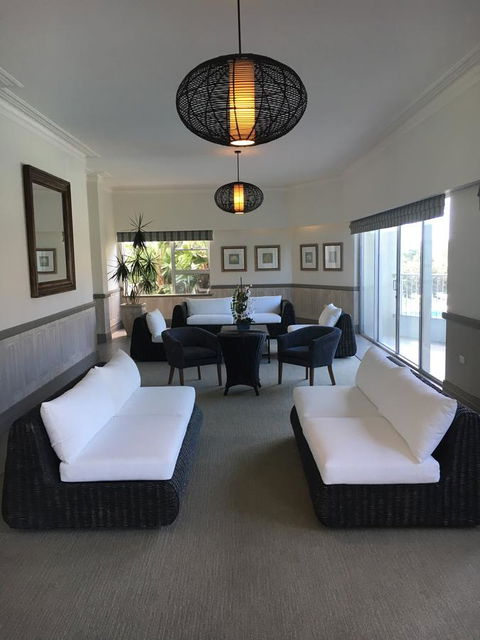 Pacific Plaza Apartments - Lightning Ridge Tourism 4