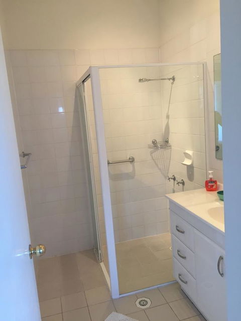 Pacific Plaza Apartments - Lightning Ridge Tourism 10