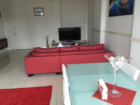 Pacific Plaza Apartments - Lightning Ridge Tourism 5