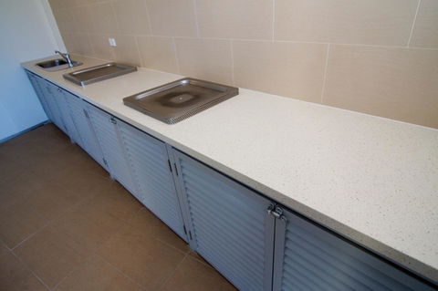 Pacific Plaza Apartments - Lightning Ridge Tourism 17