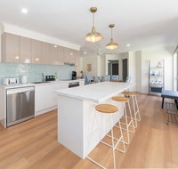 Waterfront Theme Park Getaway - Lightning Ridge Tourism