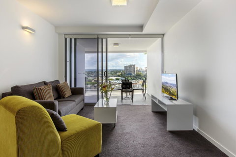 Code Apartments - Lightning Ridge Tourism 42