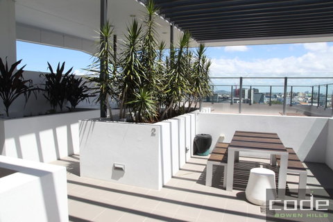 Code Apartments - Lightning Ridge Tourism 27