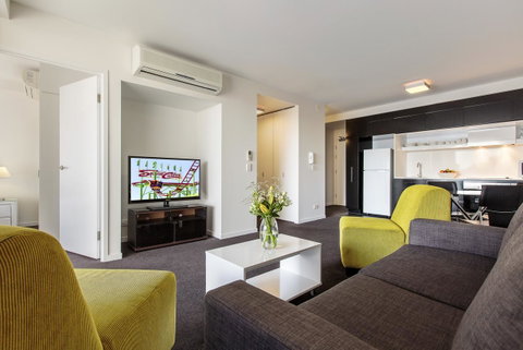 Code Apartments - Lightning Ridge Tourism 5