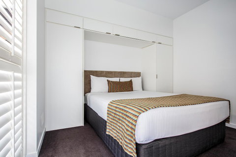 Code Apartments - Lightning Ridge Tourism 29
