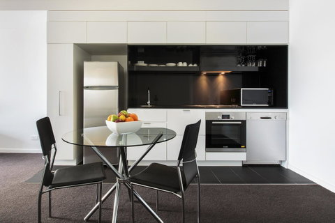 Code Apartments - Lightning Ridge Tourism 3