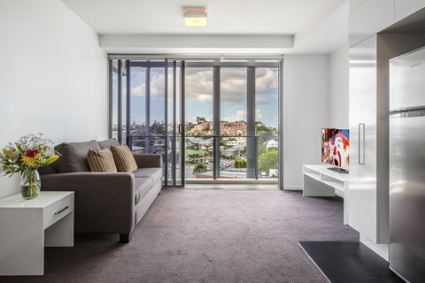 Code Apartments - Lightning Ridge Tourism 15
