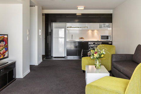 Code Apartments - Lightning Ridge Tourism 36