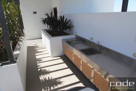 Code Apartments - Lightning Ridge Tourism 28