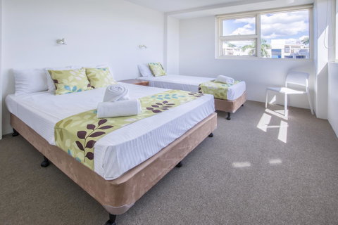 84 The Spit Holiday Apartments - Lightning Ridge Tourism 25