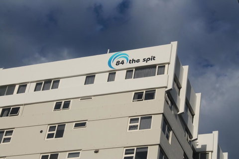 84 The Spit Holiday Apartments - Lightning Ridge Tourism 29