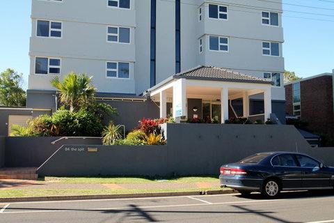84 The Spit Holiday Apartments - Lightning Ridge Tourism 26