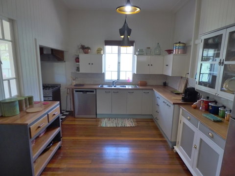 Lilly Pilly House - Lightning Ridge Tourism 7