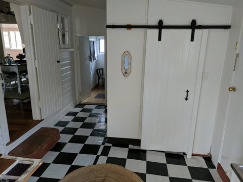 Lilly Pilly House - Lightning Ridge Tourism 13