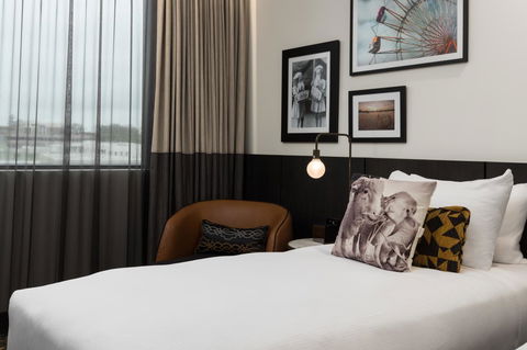 Rydges Fortitude Valley - Lightning Ridge Tourism 10