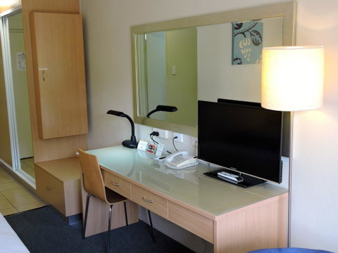 Best Western Airport 85 Motel - Lightning Ridge Tourism 27