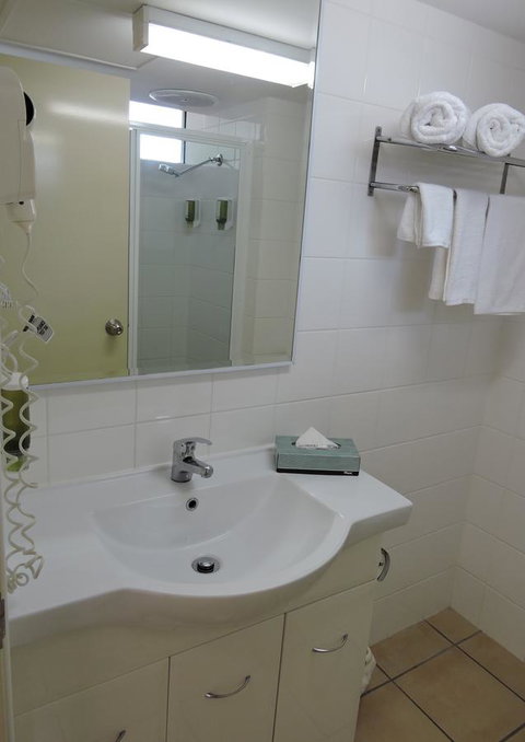 Best Western Airport 85 Motel - Lightning Ridge Tourism 9