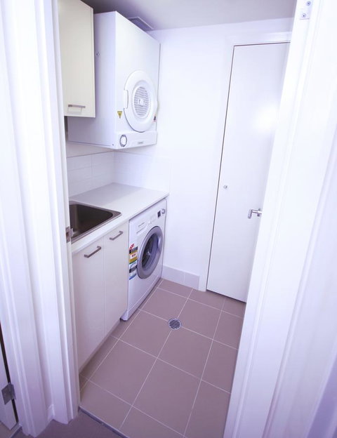 Domain Serviced Apartments - Lightning Ridge Tourism 4
