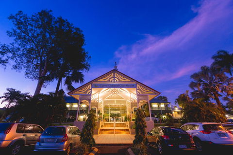 Cairns Colonial Club Resort - Lightning Ridge Tourism 14