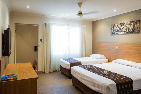 Cairns Colonial Club Resort - Lightning Ridge Tourism 37