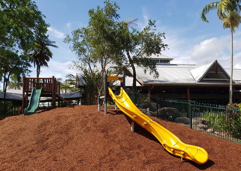 Cairns Colonial Club Resort - Lightning Ridge Tourism 9