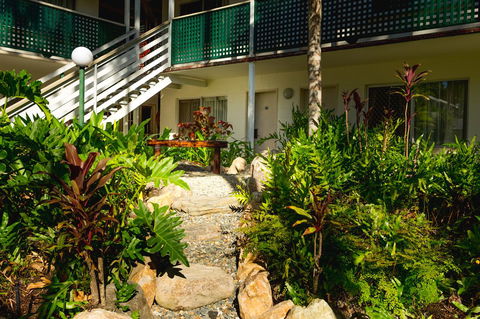 Cairns Colonial Club Resort - Lightning Ridge Tourism 43