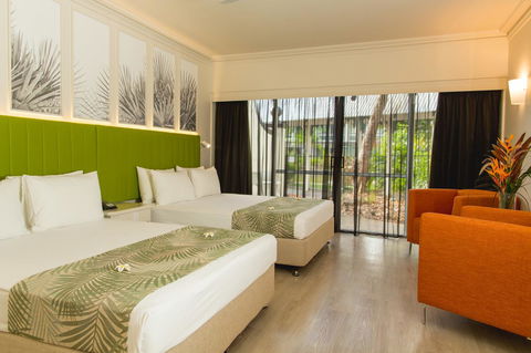 Cairns Colonial Club Resort - Lightning Ridge Tourism 23