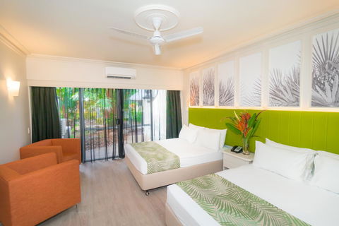 Cairns Colonial Club Resort - Lightning Ridge Tourism 4