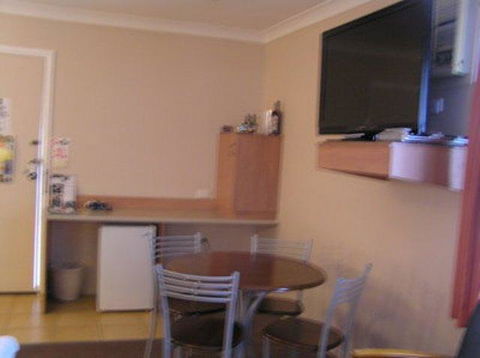 Riviera On Ruthven - Lightning Ridge Tourism 29