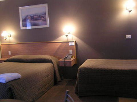 Riviera On Ruthven - Lightning Ridge Tourism 34