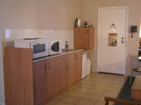 Riviera On Ruthven - Lightning Ridge Tourism 33