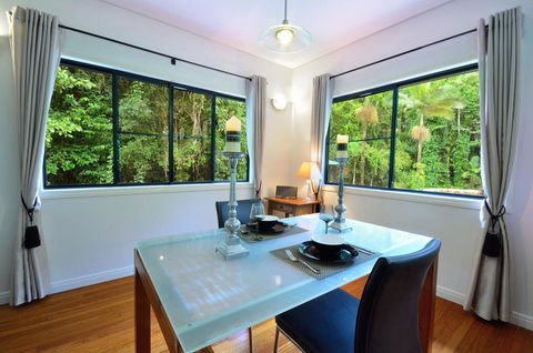 Misty Mountains Rainforest Retreat - Lightning Ridge Tourism 11