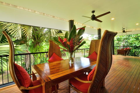 Misty Mountains Rainforest Retreat - Lightning Ridge Tourism 9