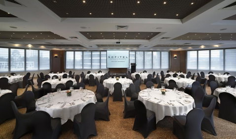 Sofitel Gold Coast Broadbeach - Lightning Ridge Tourism 28