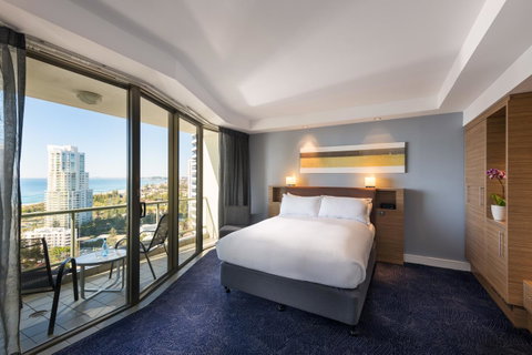 Sofitel Gold Coast Broadbeach - Lightning Ridge Tourism 8