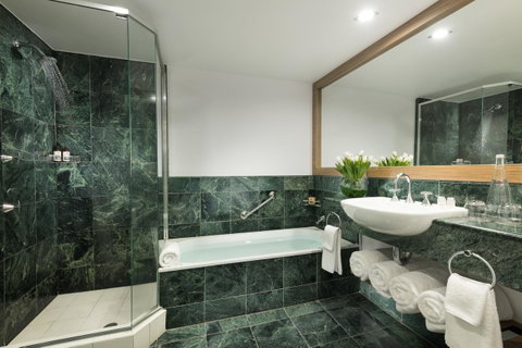Sofitel Gold Coast Broadbeach - Lightning Ridge Tourism 2