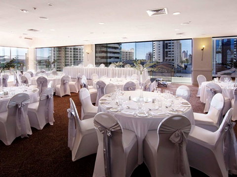 Sofitel Gold Coast Broadbeach - Lightning Ridge Tourism 36