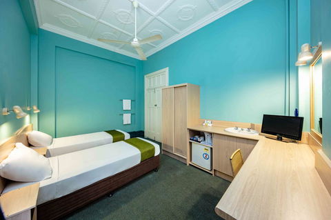 Hides Hotel - Lightning Ridge Tourism 17