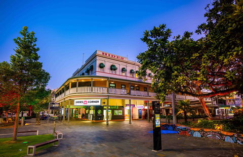 Hides Hotel - Lightning Ridge Tourism 23