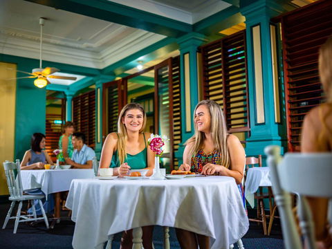 Hides Hotel - Lightning Ridge Tourism 25