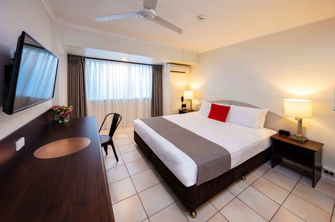 Hides Hotel - Lightning Ridge Tourism 0