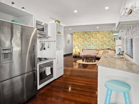 Anville Court - Lightning Ridge Tourism 4