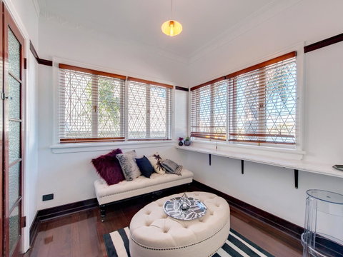 Anville Court - Lightning Ridge Tourism 13