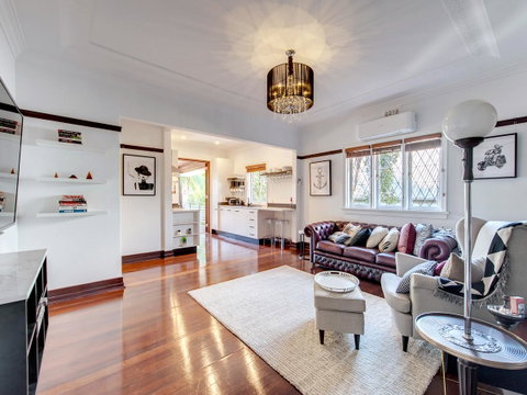 Anville Court - Lightning Ridge Tourism 6