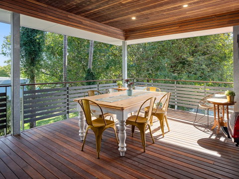 Anville Court - Lightning Ridge Tourism 0