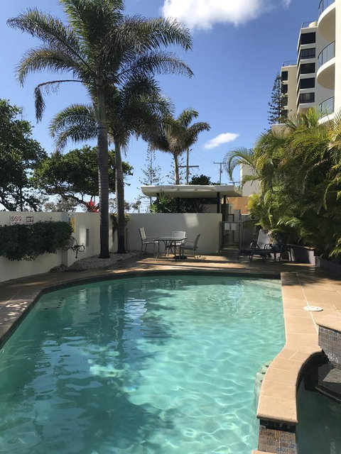 Meridian Alex Beach Apartments - Lightning Ridge Tourism 6