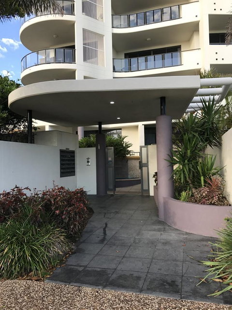 Meridian Alex Beach Apartments - Lightning Ridge Tourism 4